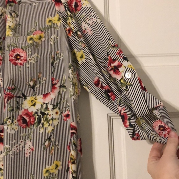 Button up blouse - Picture 3 of 4